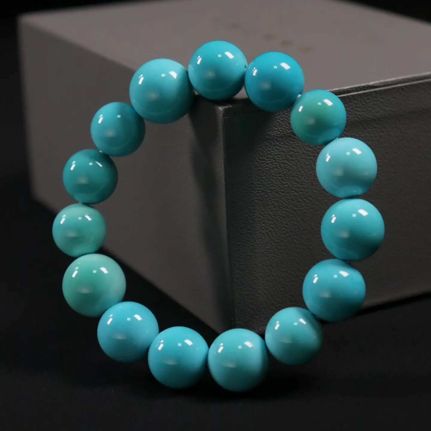 原矿绿松石收藏级圆珠手串，直径11-13.4mm，重37g，高品质蓝料