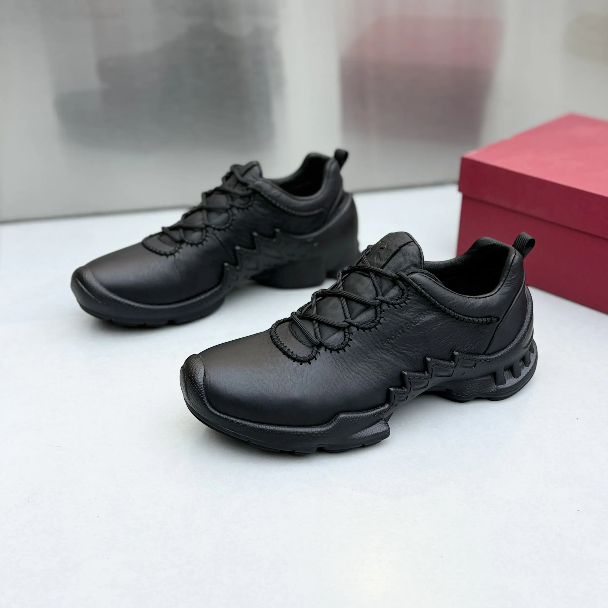 2025秋季户外探索软底时尚休闲系带真皮百搭轻底简约通勤男鞋