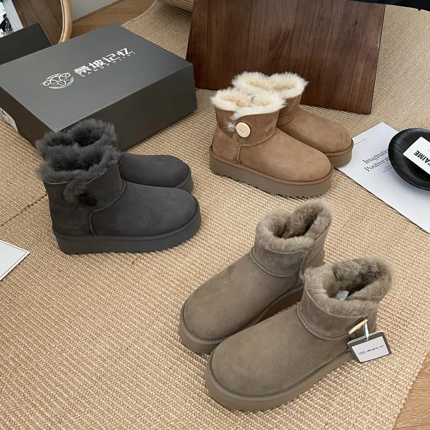 桑坡发货厚底木扣低筒女士雪地靴冬季保暖新款加厚B时尚潮流