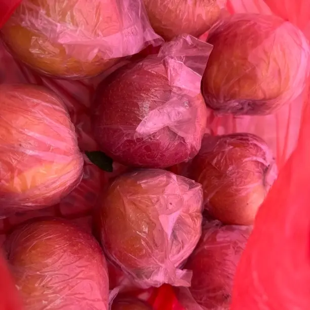 红富士冰糖心丑苹果新鲜现摘脆甜多汁产地直发当季新鲜水果