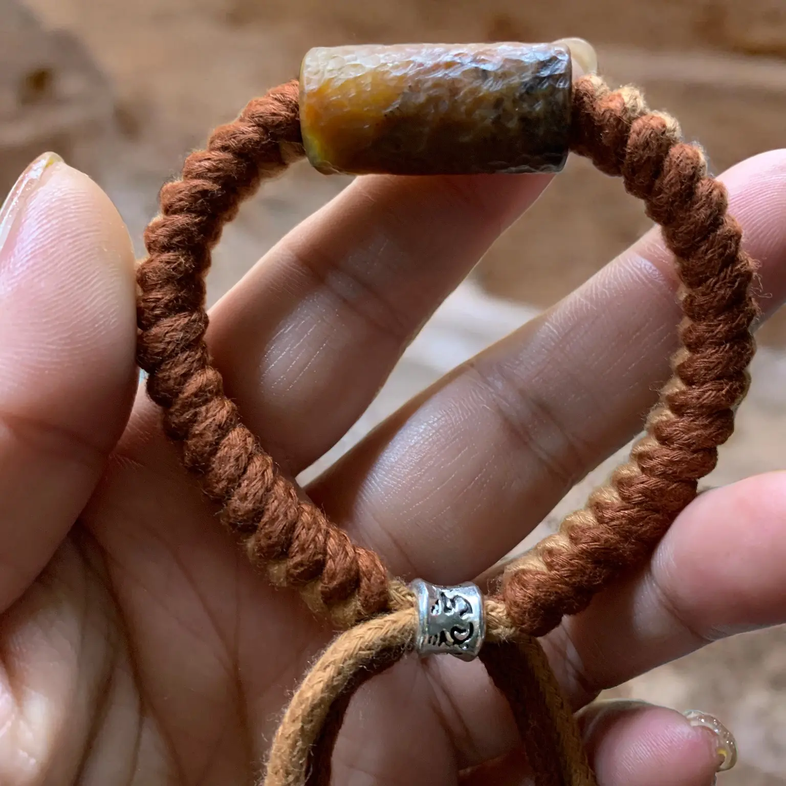 天然岫玉手工锤纹花玉辽阳紫桶珠双色编织手绳男女同款