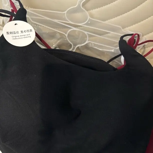 夏季带胸垫吊带背心修身显瘦美背通勤必备