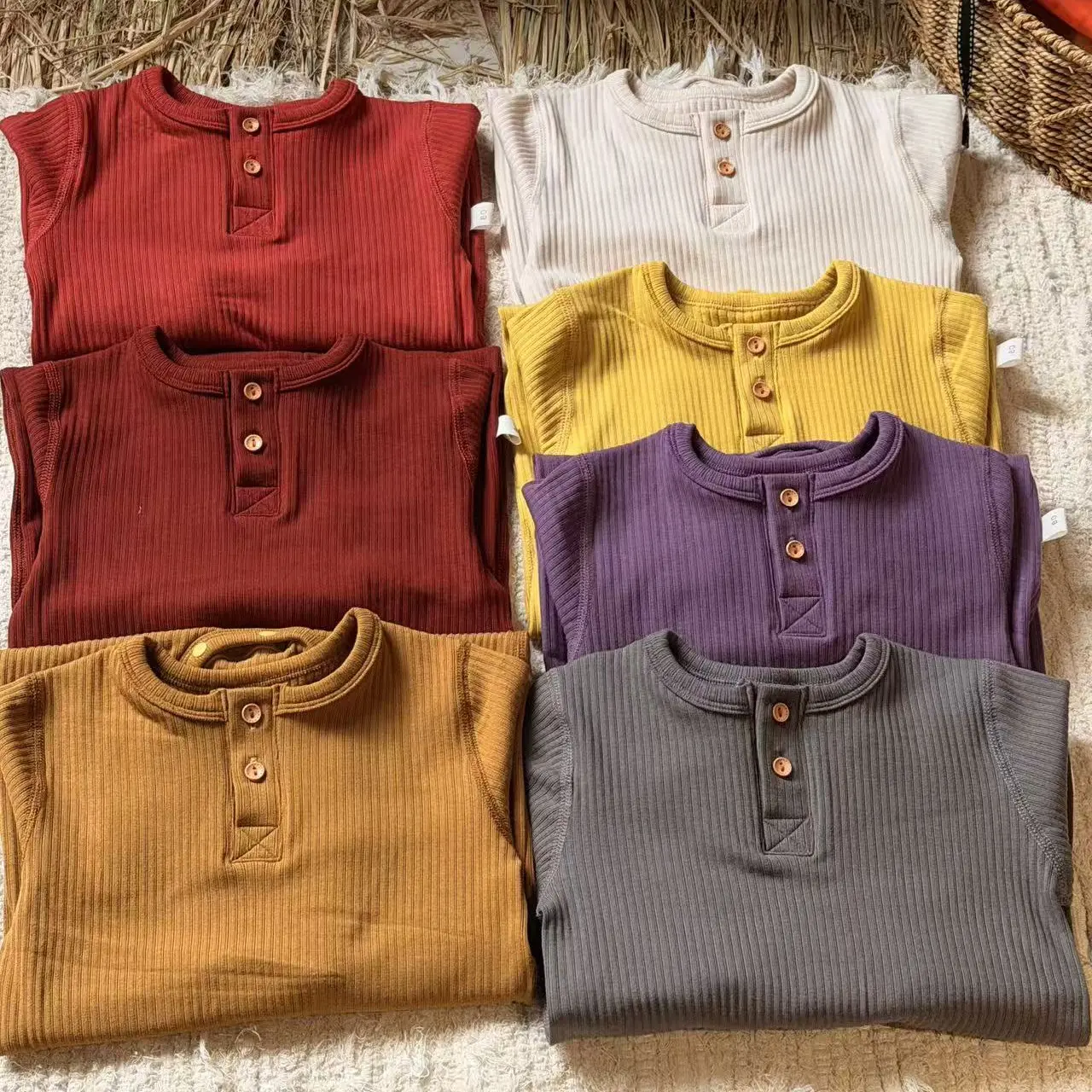 Mar350克长爬，外面100綿，内里百分之10的羊绒，全衣无骨