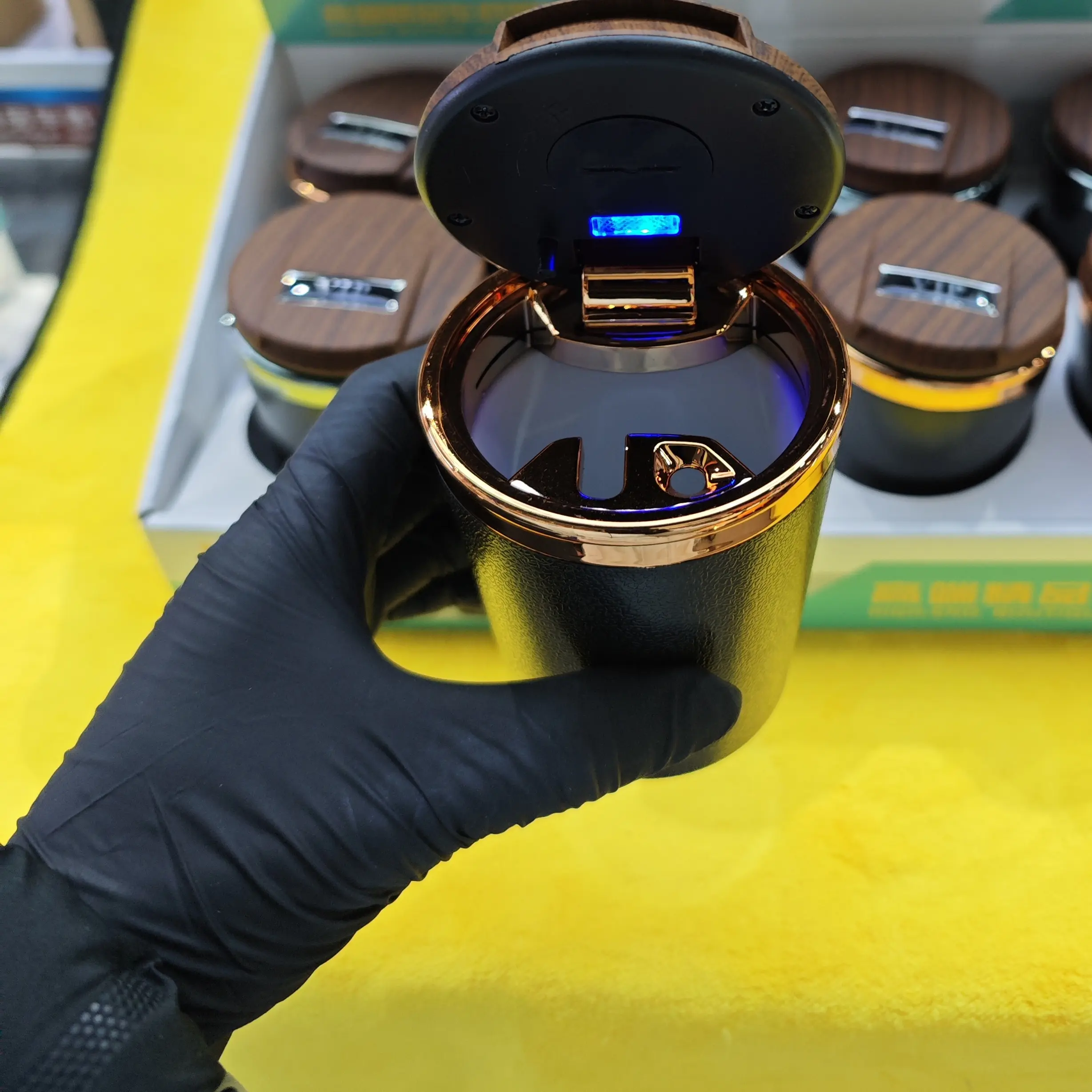 多功能带灯创意车载烟灰缸内胆防飞灰汽车用品