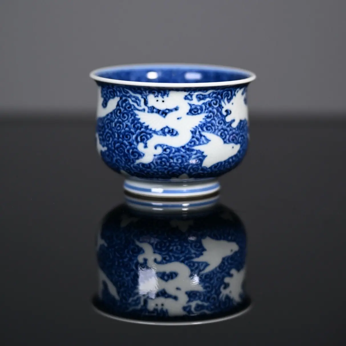 宣之堂   青花流云暗刻龙生九子炉式杯