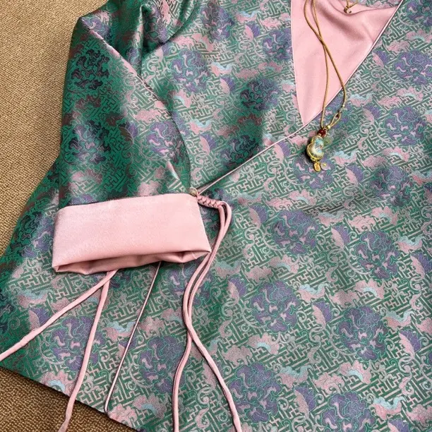 杨幂同款“万寿牡丹”100桑蚕丝老宋锦v领外套 