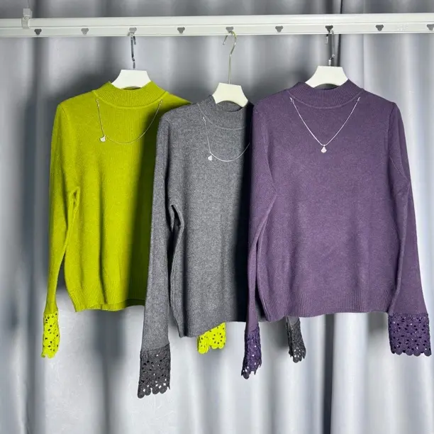 冬季气质百搭半高领蕾丝拼接显瘦针织衫