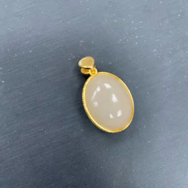 和田玉藕粉925银镶吊坠
