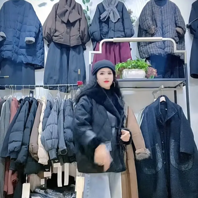 冬季新款宽松连帽加厚保暖显瘦百搭毛领白鸭绒女士外套