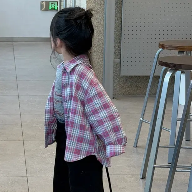 女童26春款韩版洋气格子长袖衬衫灰色打底黑色腰包8分裤套装