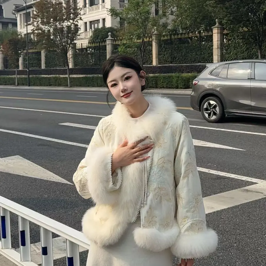 越越女装25035鹅绒大狐狸毛高货订珠网红新中式短款外套加厚冬款