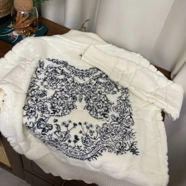菱格提花立领后背重工刺绣拉链开衫女秋冬百搭时髦毛衣上衣