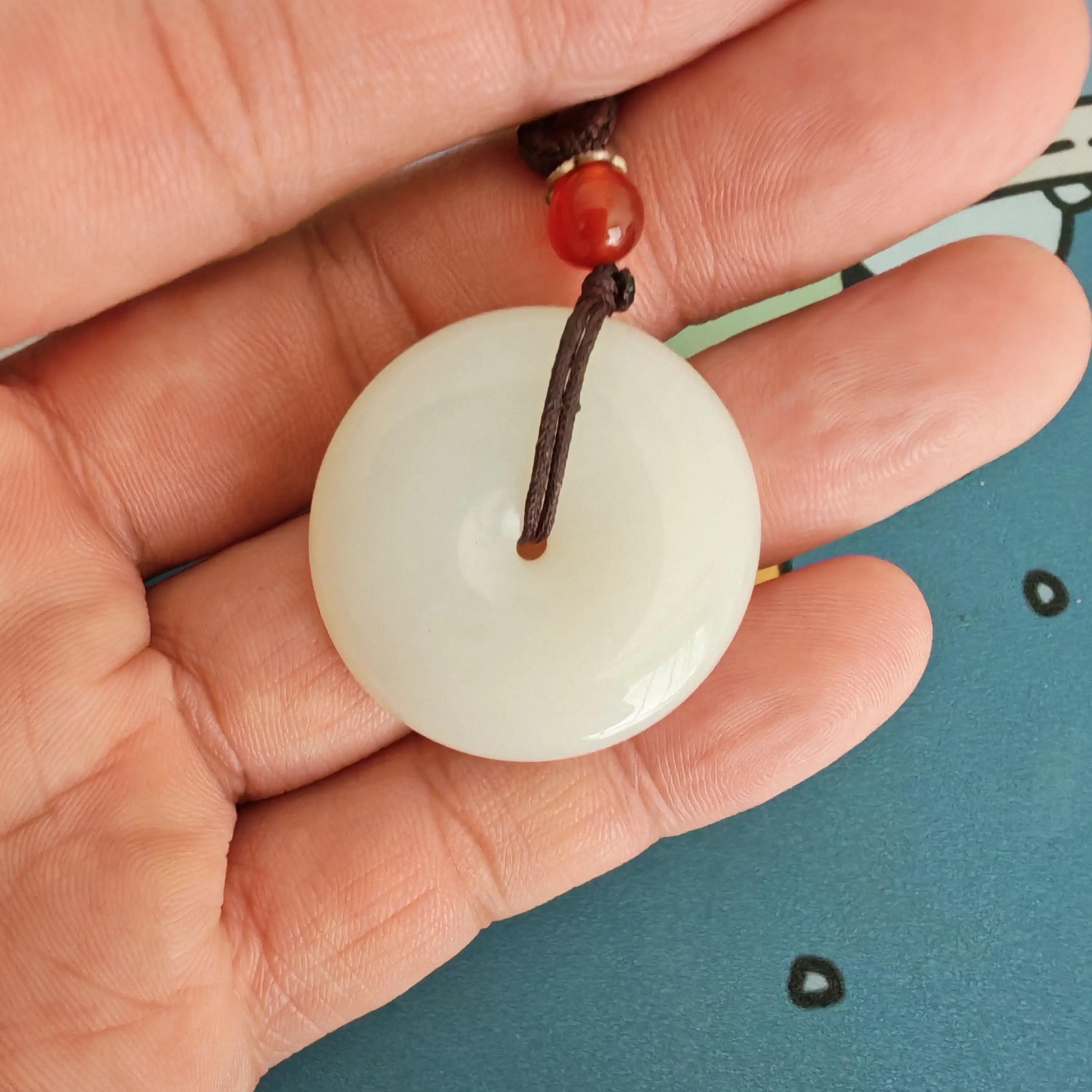 玉器平安扣吊坠赠绳子礼盒包装