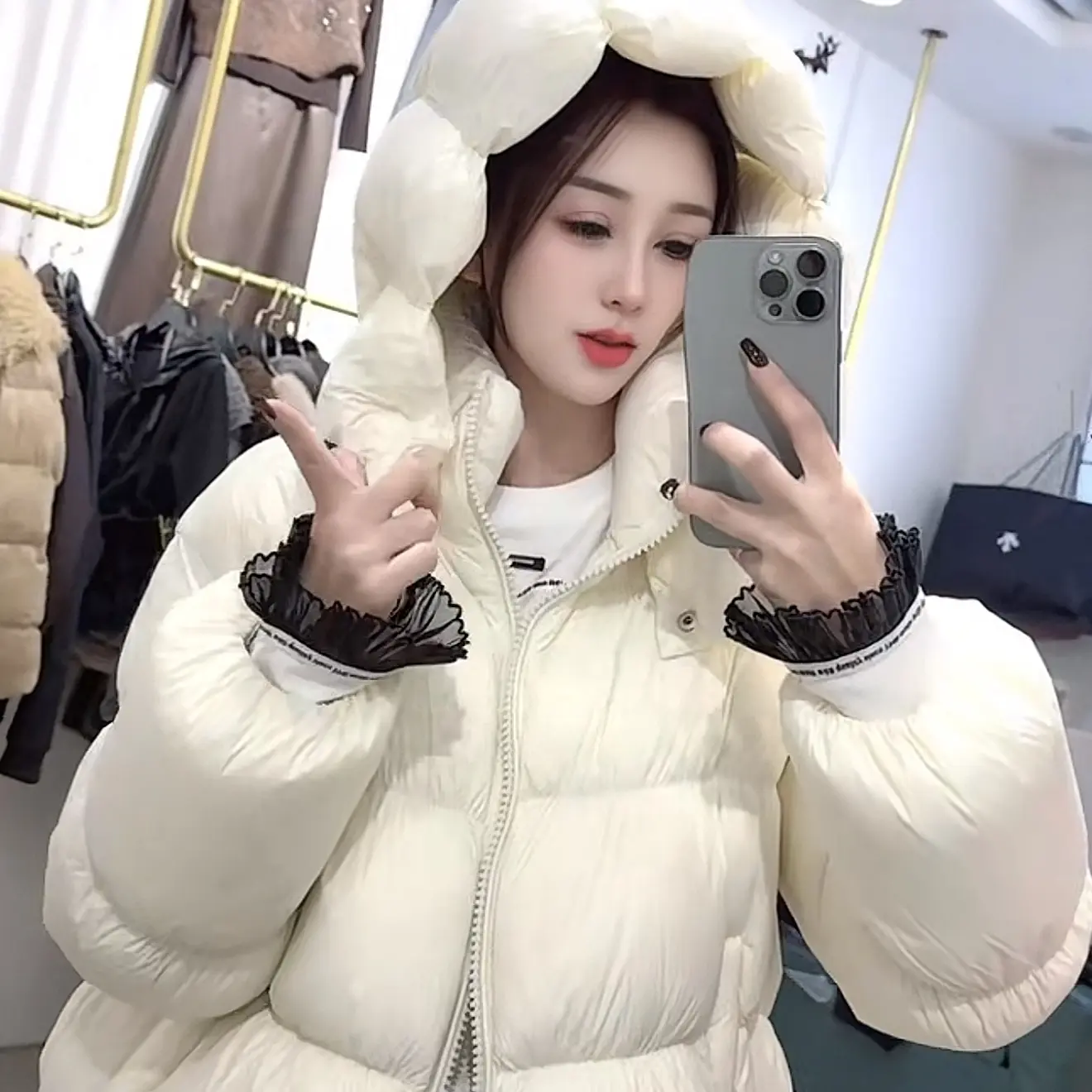 泡芙设计时尚短款白鹅绒女宽松保暖钱袋子