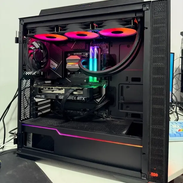 i7 14700kf  32g 2t 4070s 12g 游戏机箱