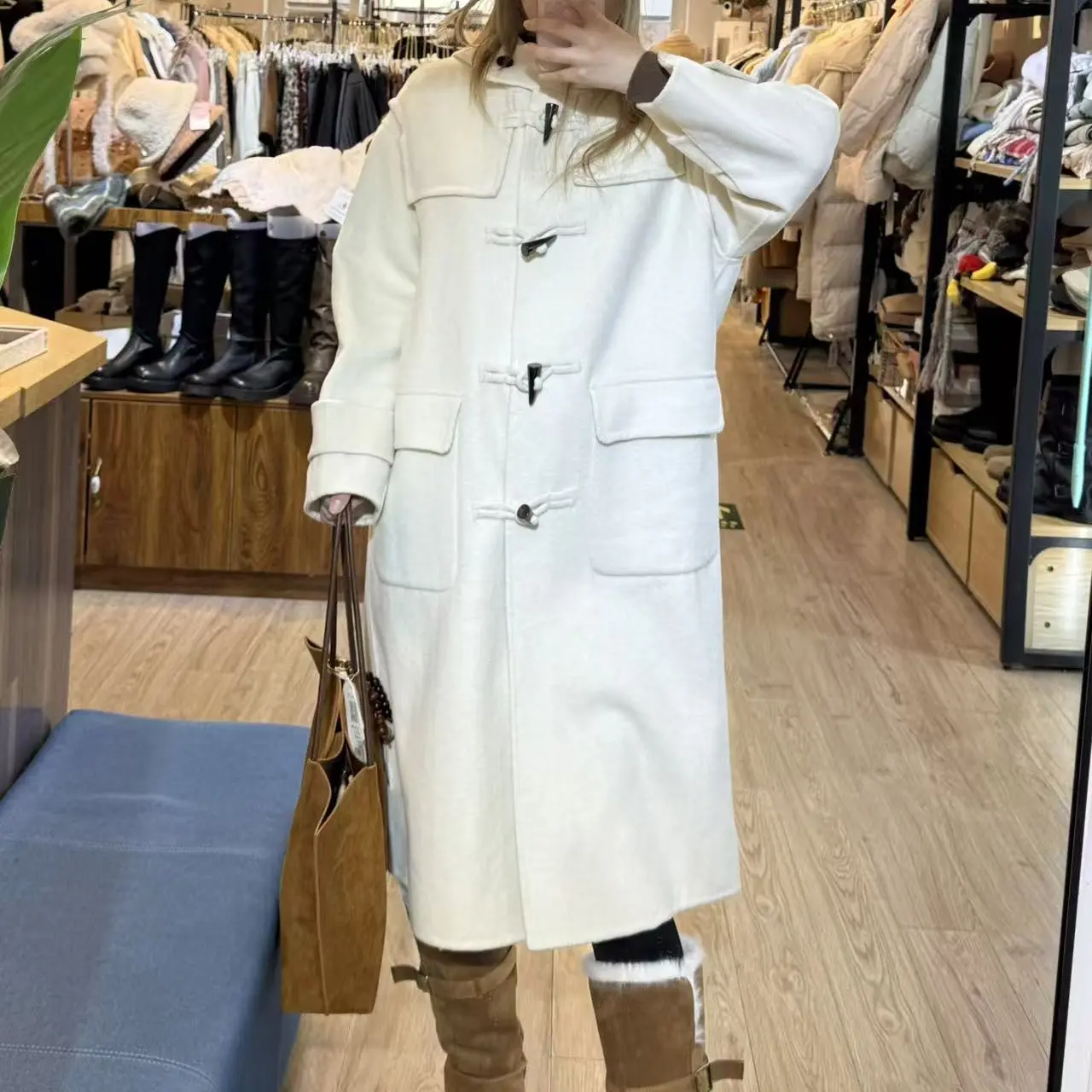 秋冬连帽宽松显瘦双口袋牛角扣呢大衣