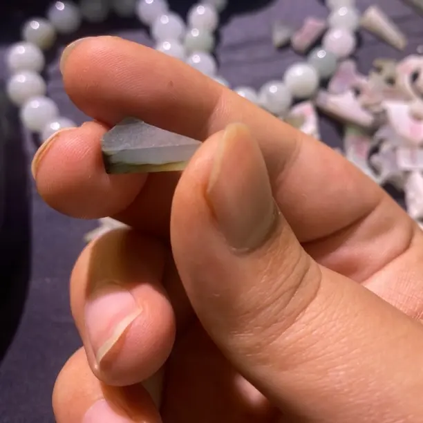 冰种随形挂件料，适合镶嵌配饰