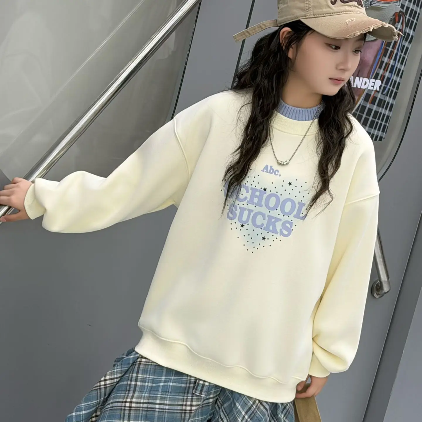 秋冬冬季厚款休闲风女童卫衣字母爱心套头加绒加厚款