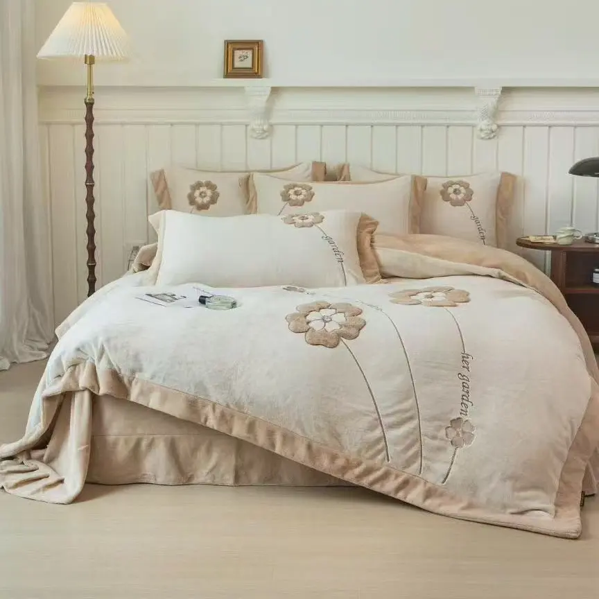 秋冬季加厚洛薇绒四件套保暖高克重双面绒刺绣被套轻奢风绣花床品