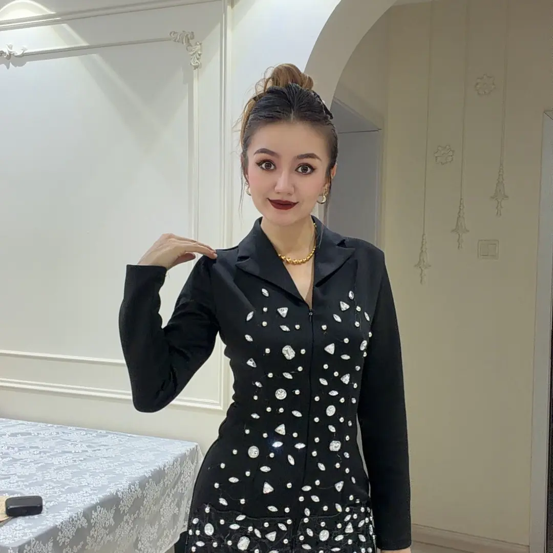 黑色长袖拼接钉珠流苏连衣裙女短款宴会重工晚宴气质时尚女装