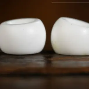 0.7-0.8老深海白车车马蹄珠一对