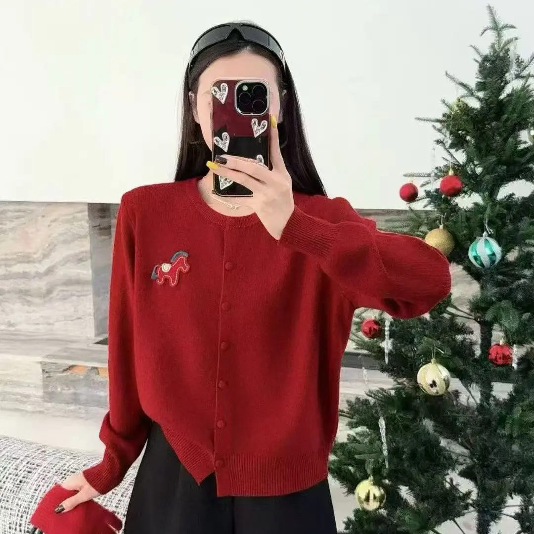 韩系红色小马刺绣针织开衫女秋冬宽松百搭毛衣上衣