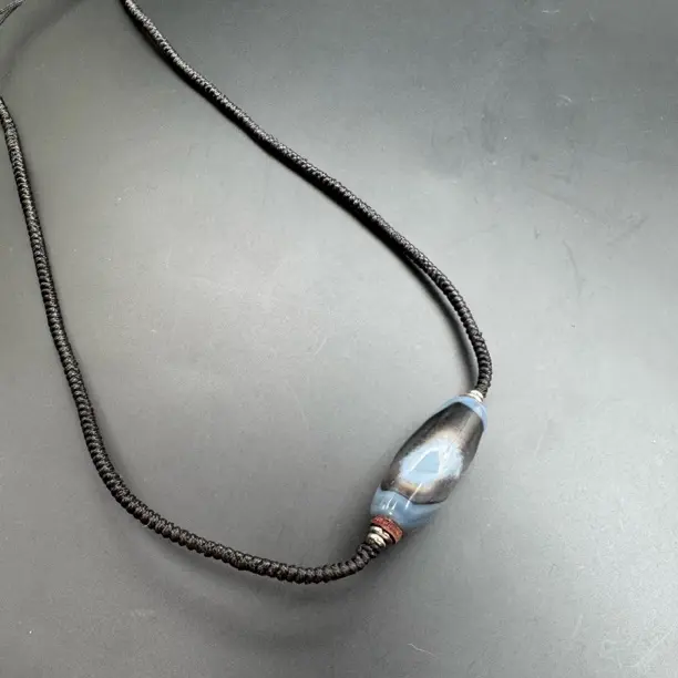 蓝沁冰晶缠丝玛瑙锁骨链