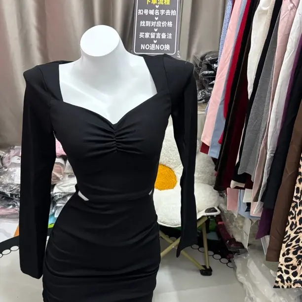 辣妹女装设计感纯欲上衣孤品捡漏