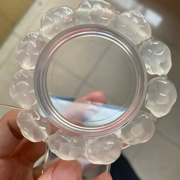 全新天然马达加斯加冰透玛瑙精雕兔子手串