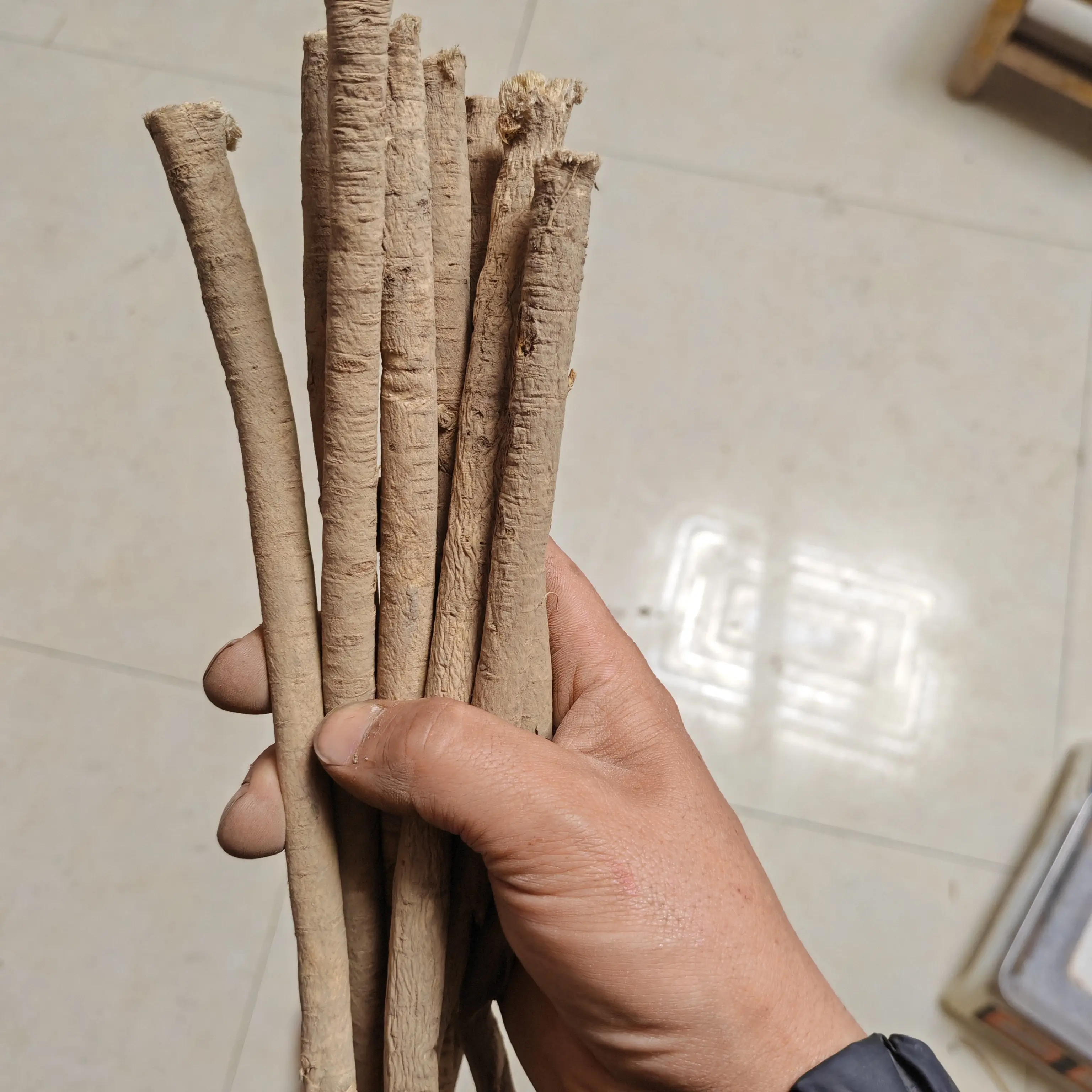 岷县原产地正宗黄芪主根小条可泡水炖汤滋补新货现发7～8成干