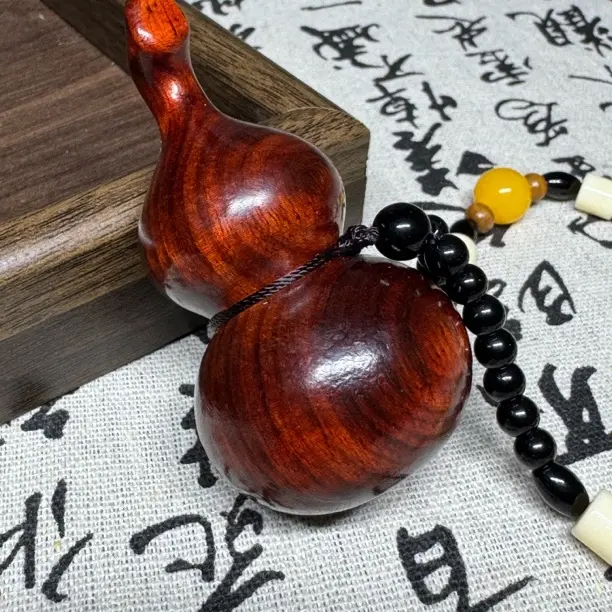 木质手链 【掌中趣】L040血檀葫芦手把件