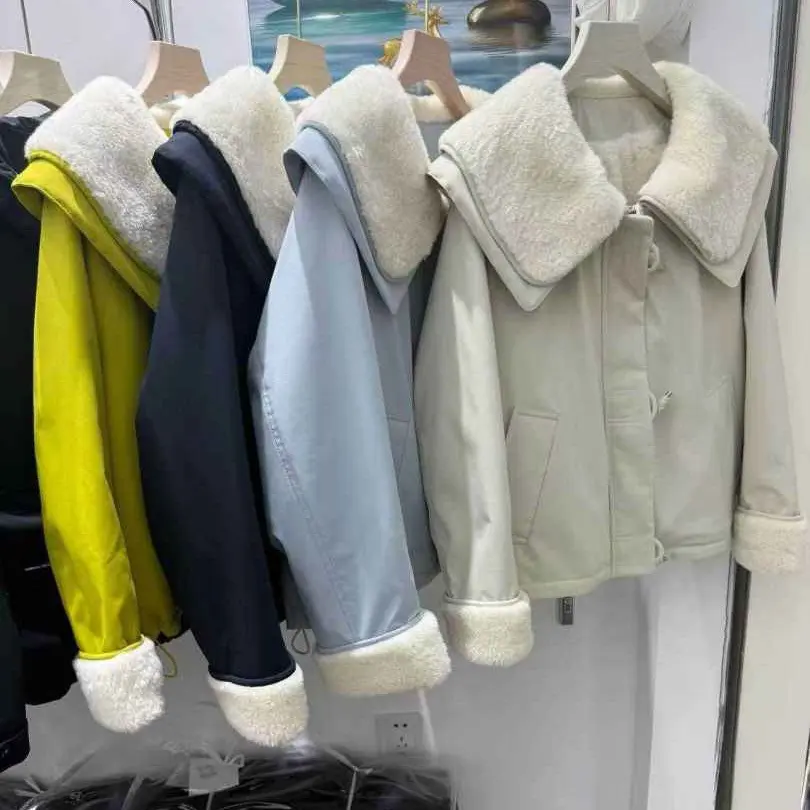 可爱娃娃领加绒加厚短款宽松显瘦棉服