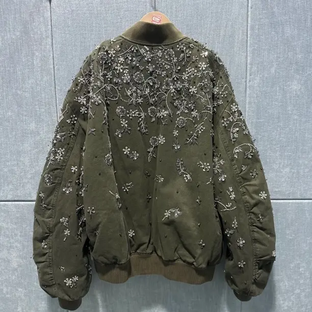 时尚百搭收腰显瘦轻奢重工气质外套