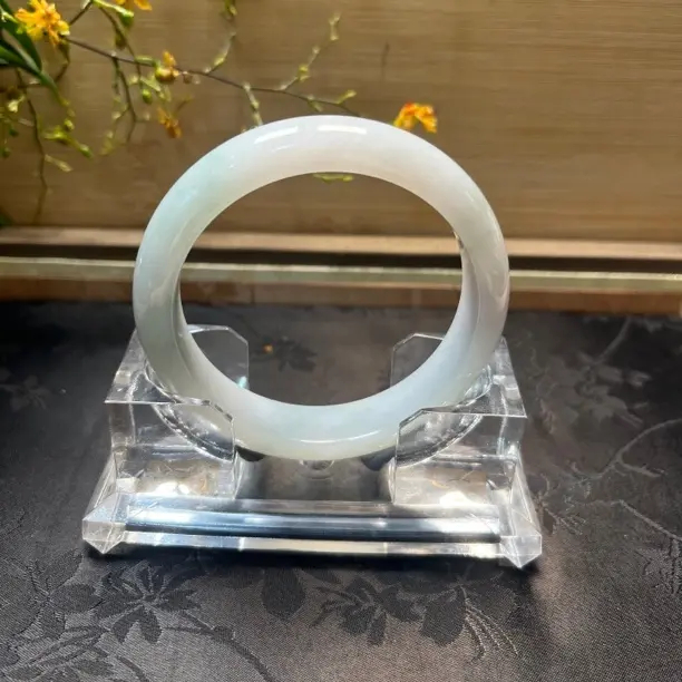 懦种飘花翡翠手镯