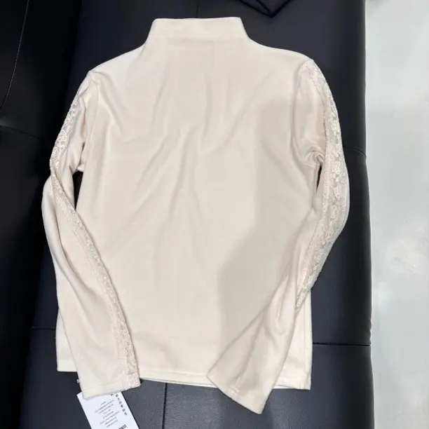 秋冬新款半高领蕾丝拼接修身显瘦加绒打底衫