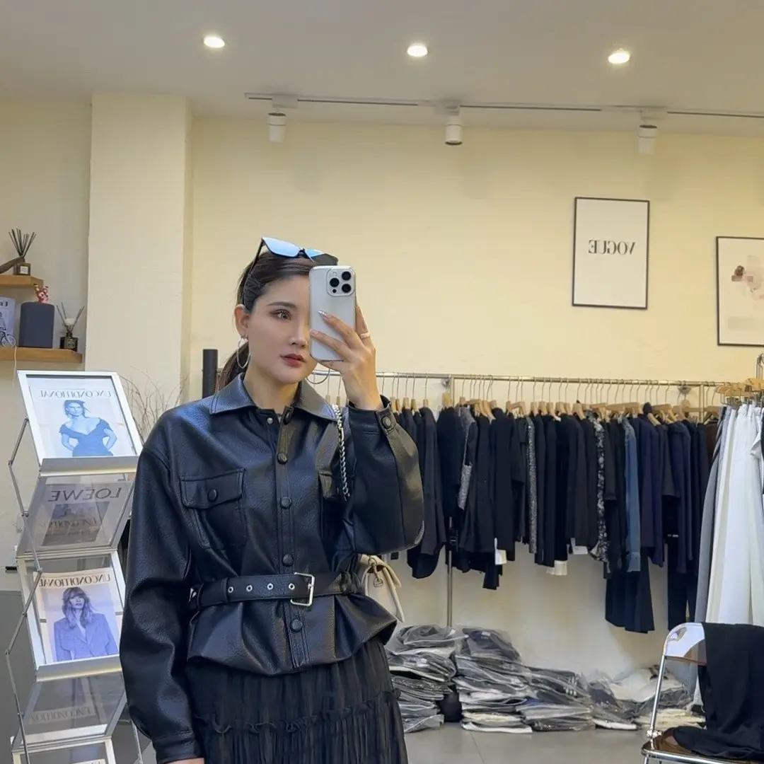 时尚优雅黑色套装简约个性衬衫长裙组合设计大气灵动