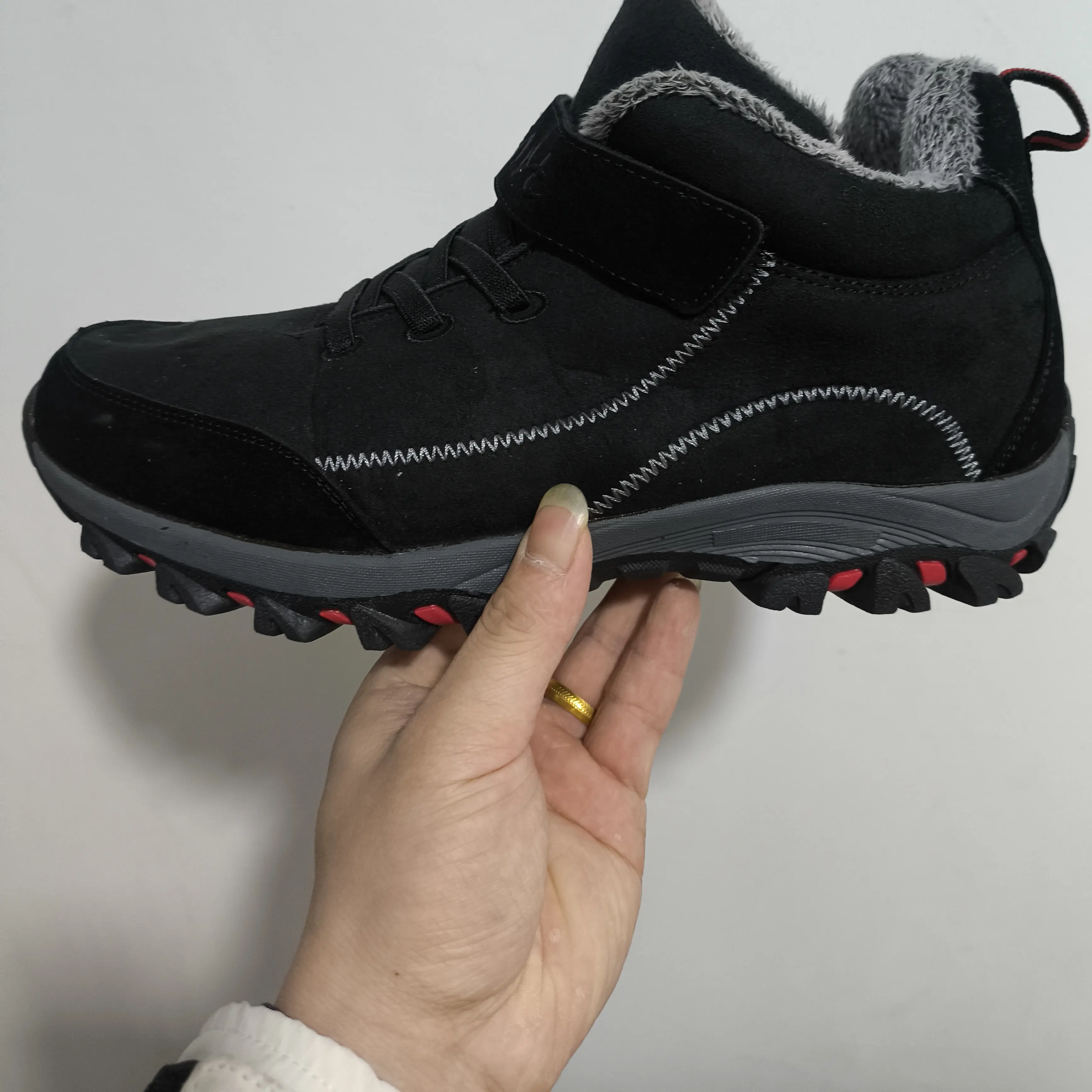 42码秋冬新款雪地靴男女中老年人健步高帮加绒棉鞋情侣