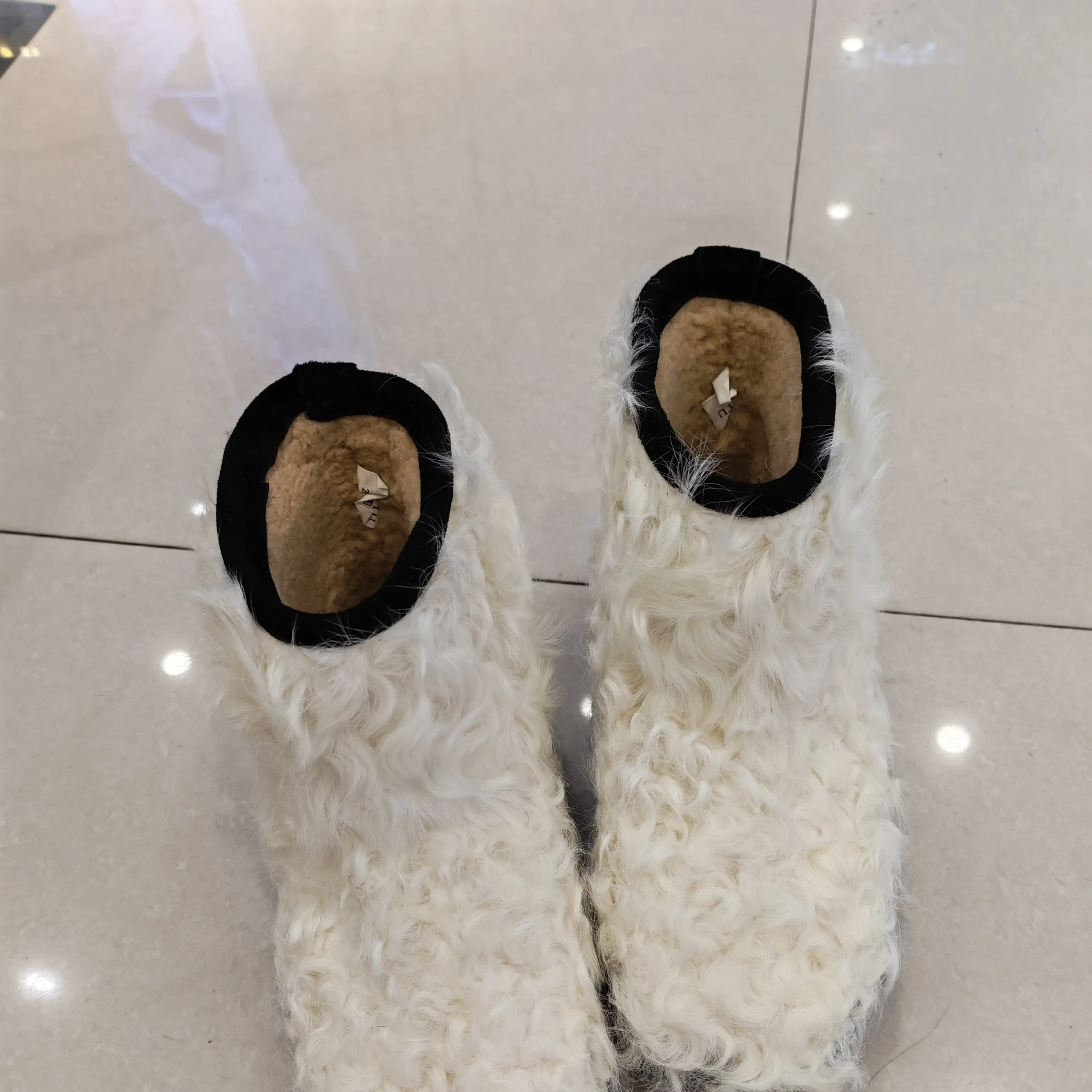 古萨图羊羔毛雪地靴