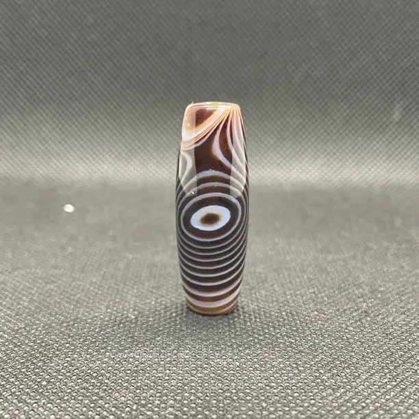 天然玛瑙一眼天珠，直径13.2mm对孔38.2mn