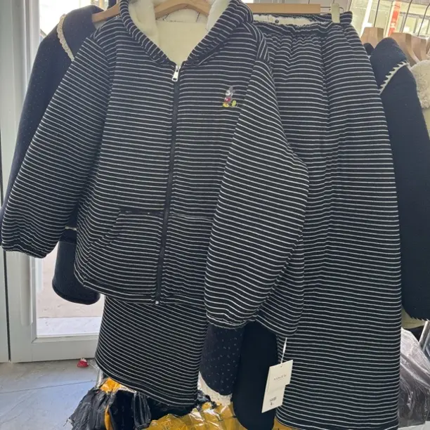 大码冬季三层夹棉加厚可外穿女士条纹连帽家居服套装