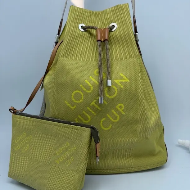 99新 LouisVuitton/路易威登 时尚大容量通勤水桶托特单肩手提包