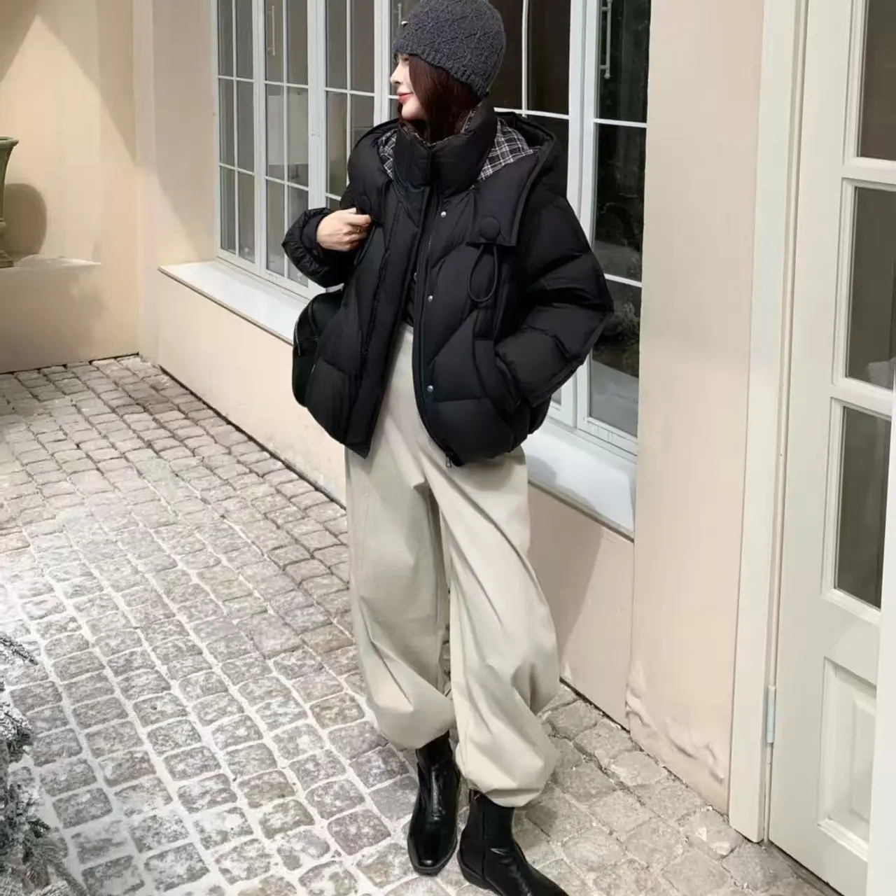 女款连帽休闲风冬季加厚保暖羽绒服