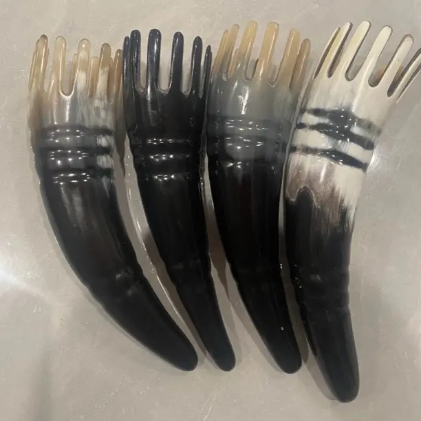 天然牛角按摩梳头部经络梳头疗宽齿梳家用便携舒适头皮护理梳子