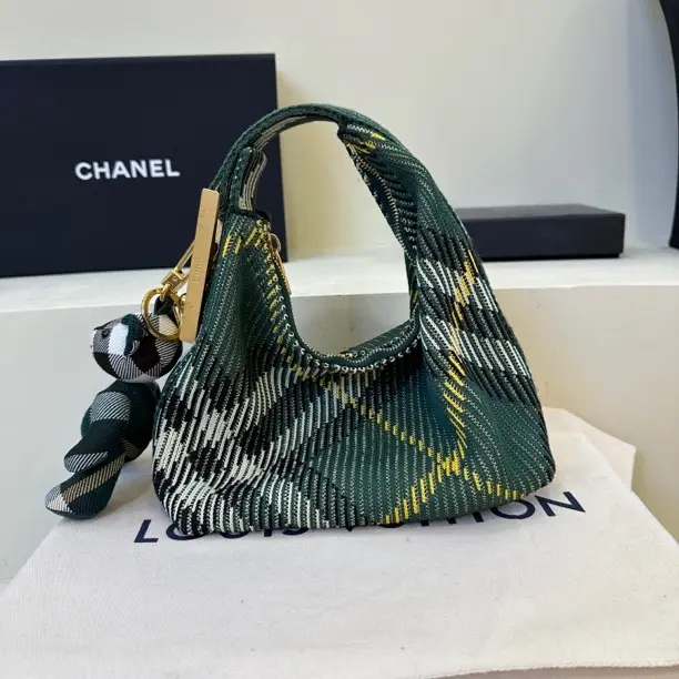 99新 BURBERRY/博柏利 99新 博柏利 英伦风绿格手提包