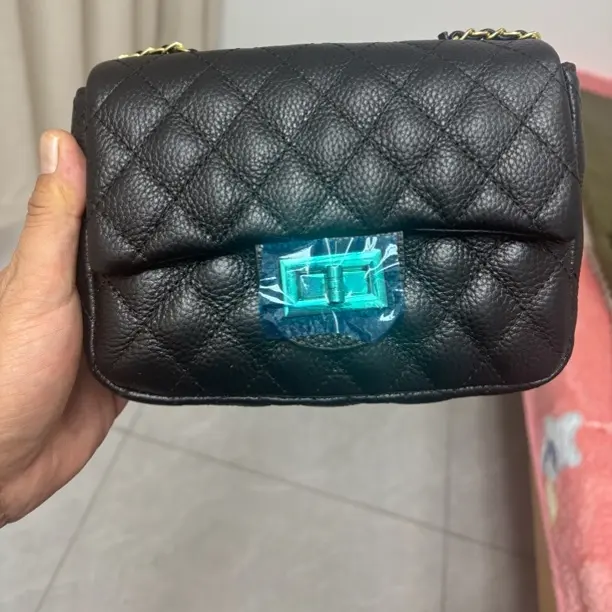 链式单根锁扣小香风防刮斜挎包黑银女士单肩