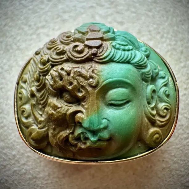 一念之间天然原矿绿松石雕刻件吊坠 18k 金镶嵌男女文玩