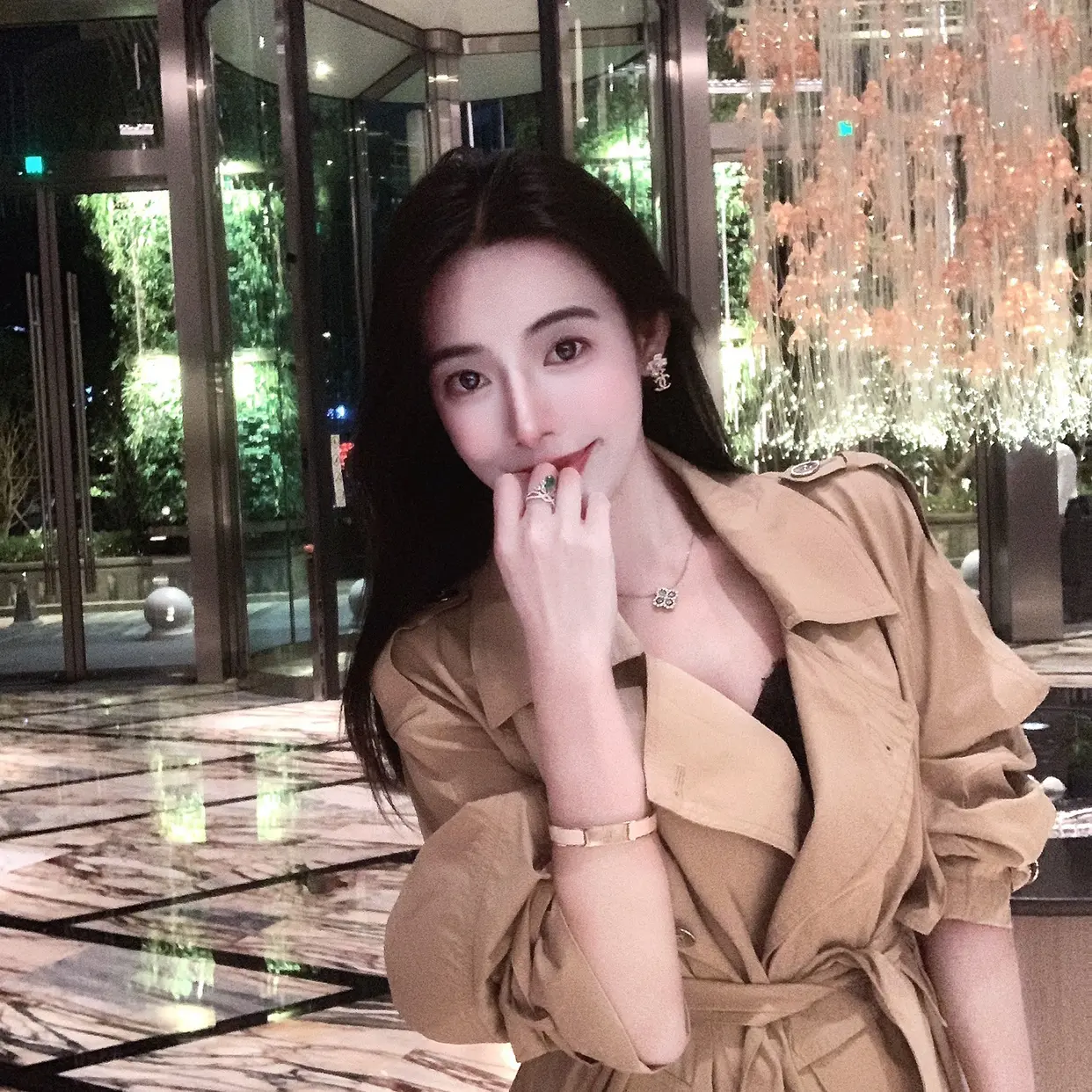 卡其色高级感大翻领英伦风风衣外套春秋季适用