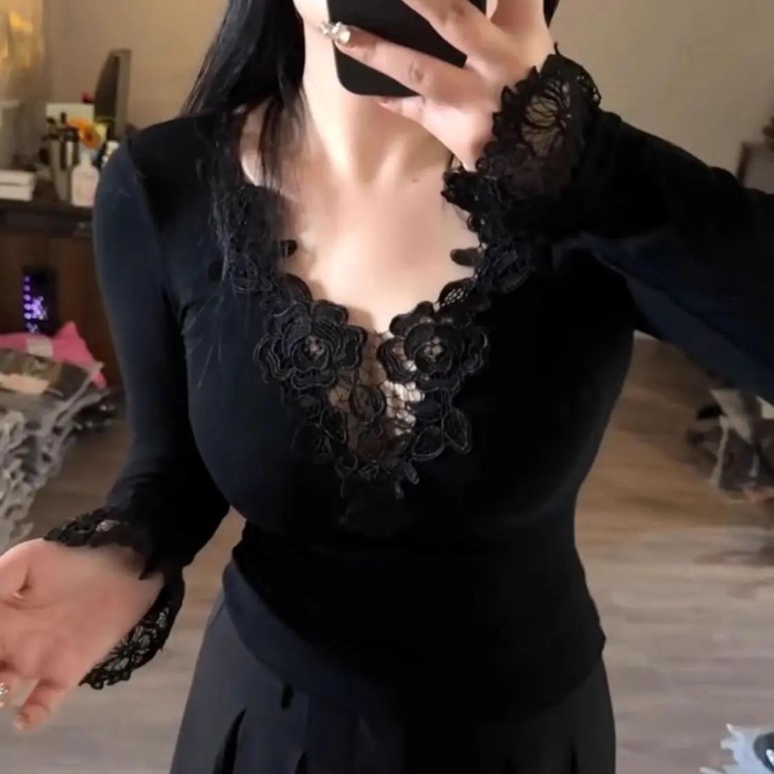 大码胖MM纯欲风蕾丝V领长袖T恤女秋冬修身显瘦内搭打底衫上衣加绒