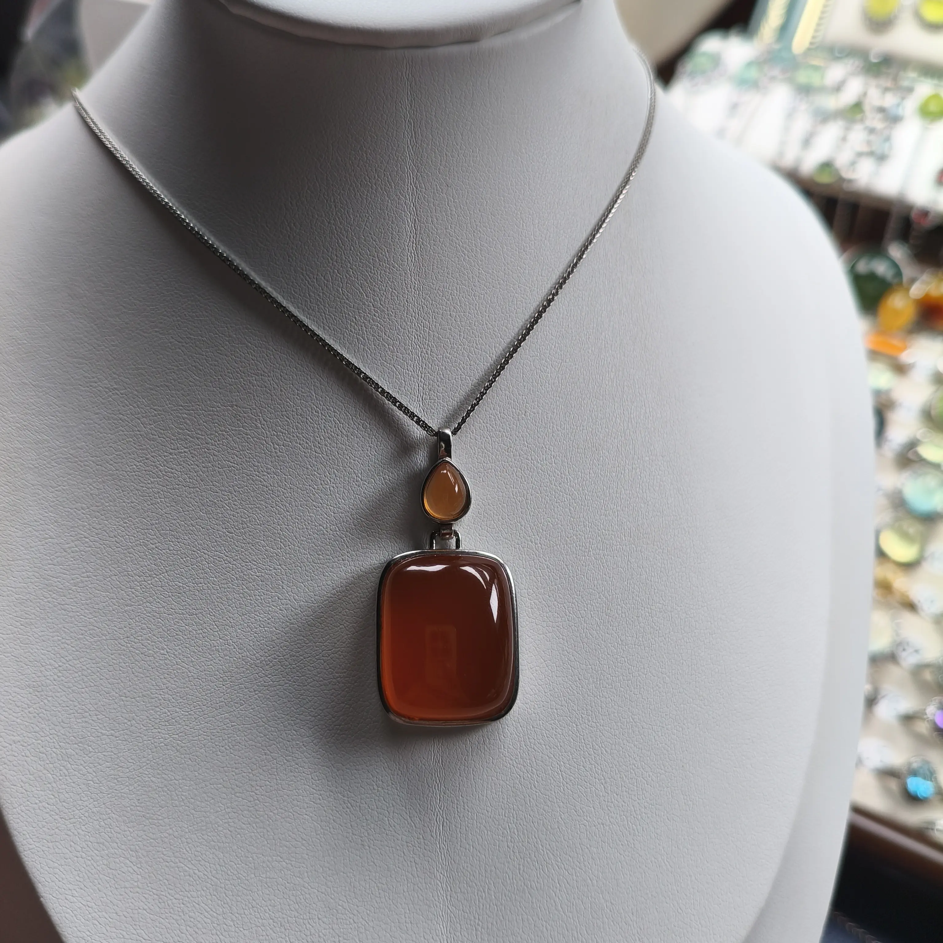 天青冻红冰吊坠无事牌