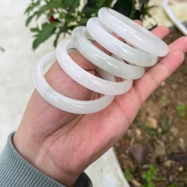 天然新疆天山翠手镯微翠有线纹（多样性发其一）